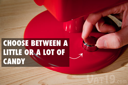 Use the dial to choose between a small amount or a large amount per serving.