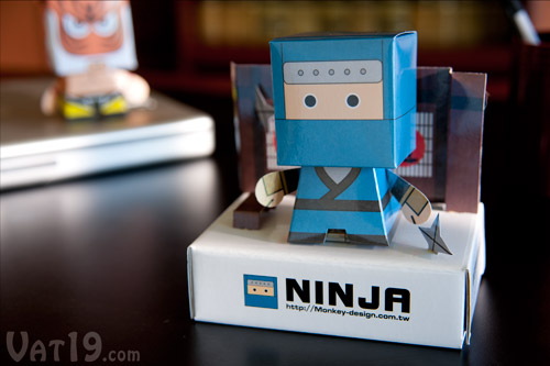 Make your own solar-powered bobbleheads!