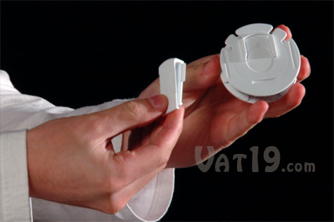 Original Earpod Earbud case features a removable belt clip