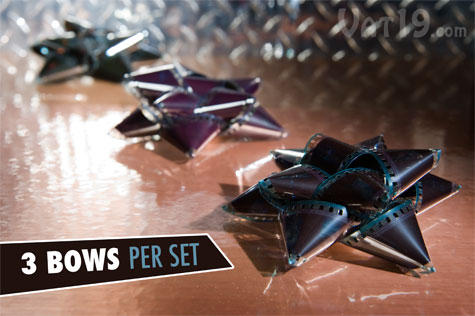Each set includes three bows.