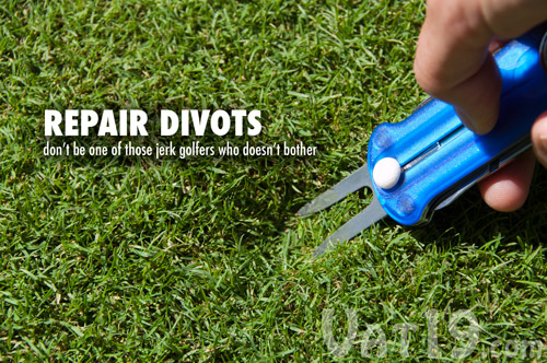 One-hand locking divot repair tool.