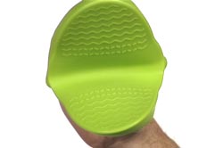 Ridges on the mouths of the Hot Heads make them good gripping potholders
