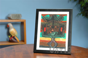 Display artwork in a Lil DaVinci frame.