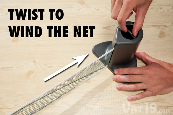 To tighten or wind the net, simply twist the knob in the top of the post.