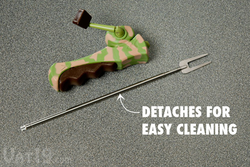 The stainless steel skewer detaches for easy cleaning.