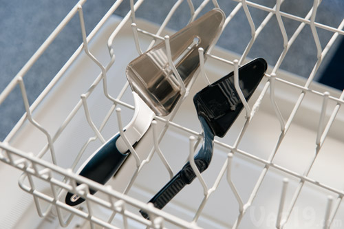 The Slice 'n Slide Cake Server pulls apart for easy cleaning in the dishwasher.