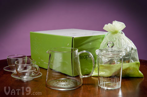 Teaposy Blooming Tea Gift Set comes with a variety of blossoming tea.