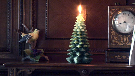 Chunky Christmas Tree Leaf Candle in Action