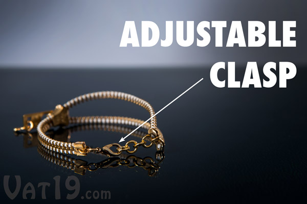 Thanks to its adjustable clasp, the Zipper Bracelet will fit most wrists.